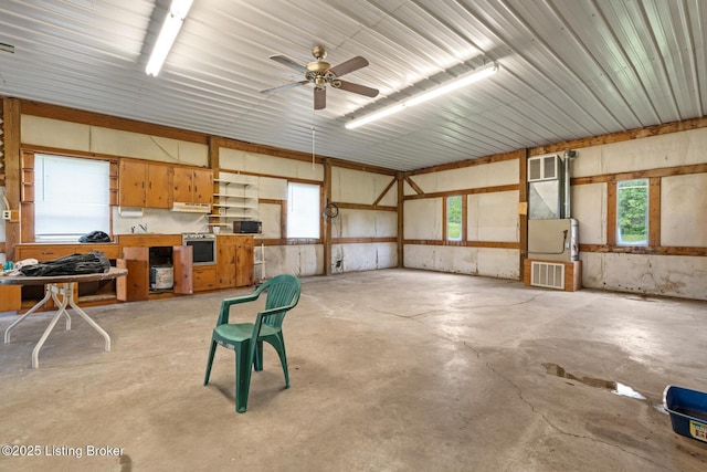 2200 Anneta Rd, Leitchfield, KY 42754 - garage featuring ceiling fan