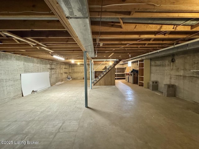 4813 Fox Chase Dr, Shepherdsville, KY 40165 - unfinished below grade area with stairs