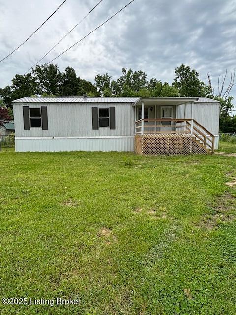 345 Hemlock Dr, Shepherdsville, KY 40165 - view of front facade featuring a front yard