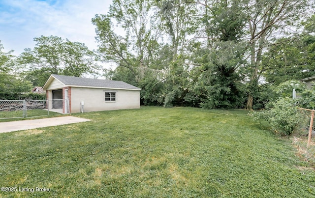 3009 Huberta Dr, Louisville, KY 40216 - view of yard with an outdoor structure