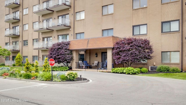 3030 Breckenridge Ln Unit 108, Louisville, KY 40220 - view of apartment building / complex