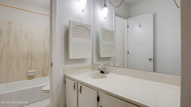 3030 Breckenridge Ln Unit 108, Louisville, KY 40220 - bathroom with vanity, toilet, and  shower combination