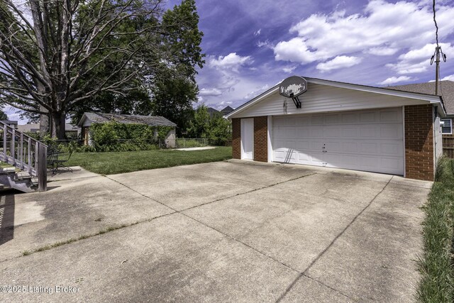 7407 Beahl Blvd, Louisville, KY 40258 - view of detached garage