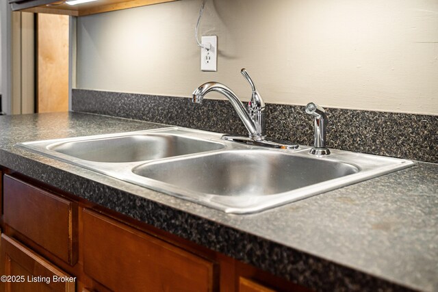211 Haldeman Ave, Louisville, KY 40206 - kitchen featuring a sink and dark countertops