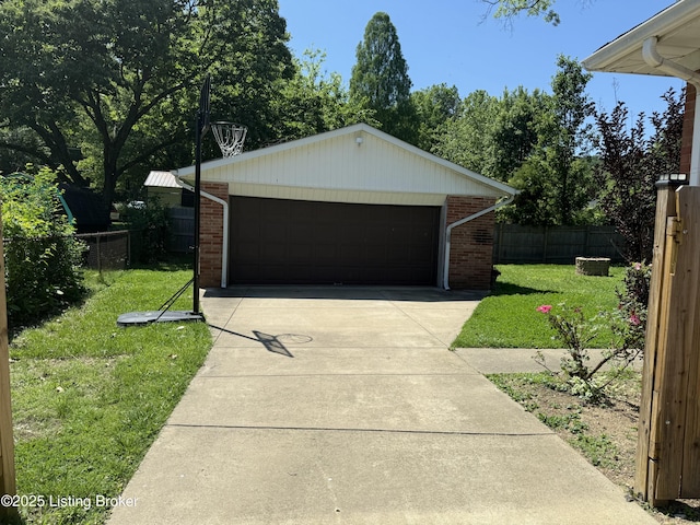 7406 Arapaho Dr, Louisville, KY 40214 - view of detached garage