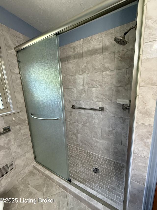 7406 Arapaho Dr, Louisville, KY 40214 - bathroom with a shower stall
