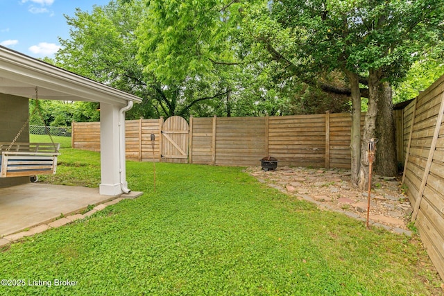 1883 Allgeier Ct, Louisville, KY 40213 - view of yard with a gate