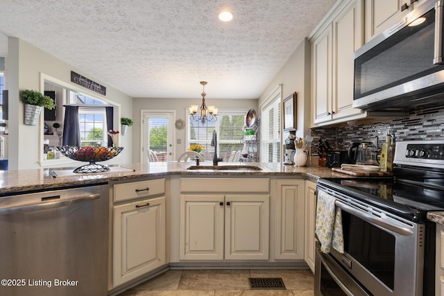 10923 Symington Cir, Louisville, KY 40241 - photo 22