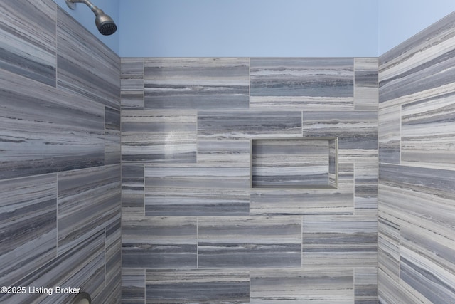 4701 Lost Valley Dr, Crestwood, KY 40014 - full bath with a tile shower