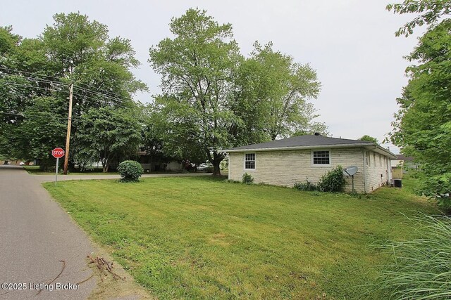 485 Hazzard St, Scottsburg, IN 47170 - view of green lawn