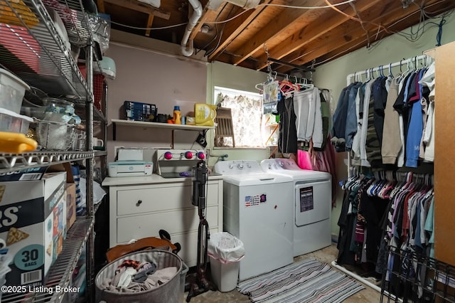 5202 Baywood Dr, Louisville, KY 40241 - laundry area with washing machine and clothes dryer