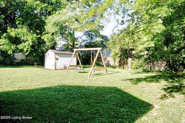 3400 Dell Rd, Louisville, KY 40299 - view of yard with a playground