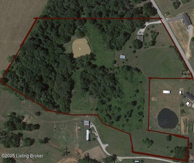 1015 Gilead Fairview Rd, Canmer, KY 42722 - photo 9