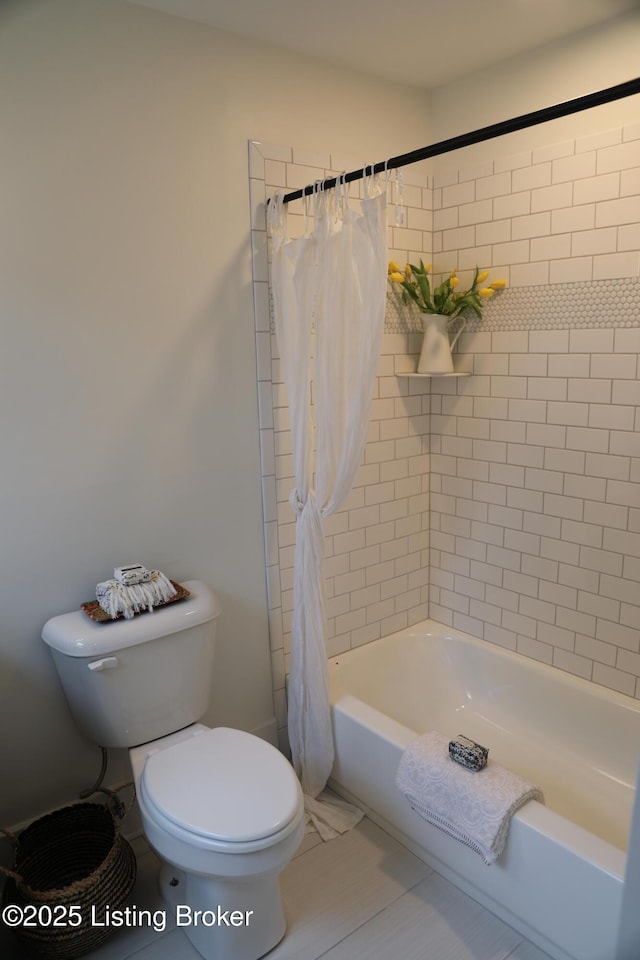 456 E Brandeis Ave, Louisville, KY 40217 - full bath with toilet and shower / tub combo