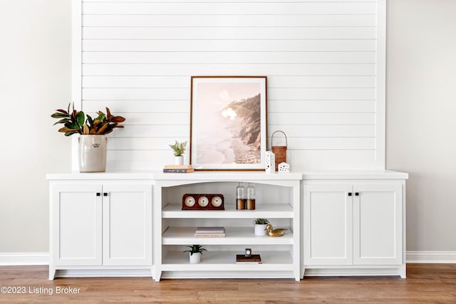 801 Artisan Pkwy, La Grange, KY 40031 - detailed view of baseboards and wood finished floors