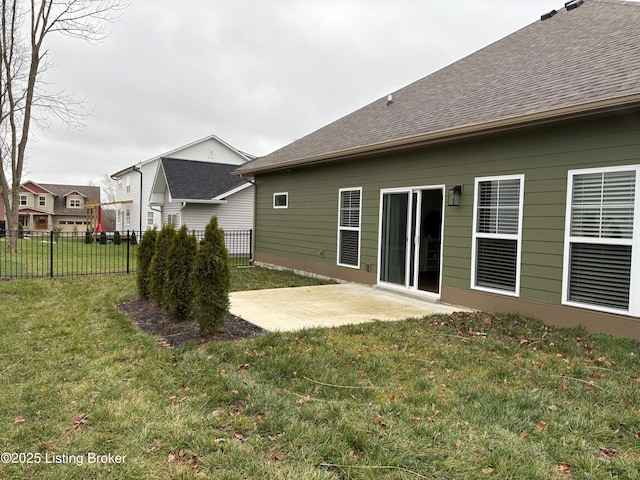 801 Artisan Pkwy, La Grange, KY 40031 - view of yard with a patio