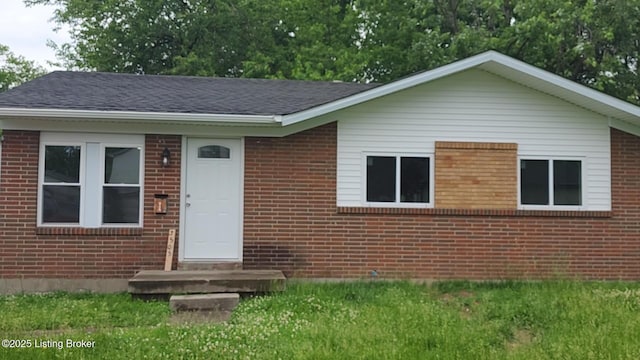 3505 Regatta Way, Louisville, KY 40211 - view of front of home with brick siding