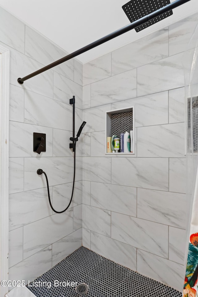 607 Edgemont Rd, Irvington, KY 40146 - full bathroom with a tile shower