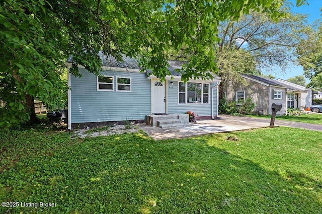 404 Diecks Dr, Elizabethtown, KY 42701 - view of front of home with a front yard