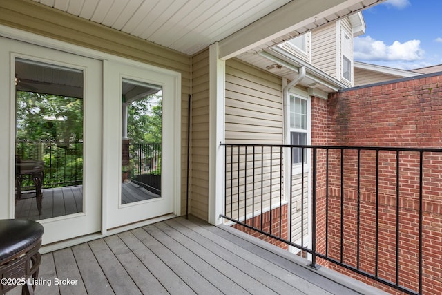 10207 Deer Vista Dr Unit 204, Louisville, KY 40291 - unfurnished sunroom featuring a skylight
