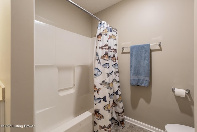 10207 Deer Vista Dr Unit 204, Louisville, KY 40291 - full bathroom featuring baseboards, shower / tub combo, and toilet