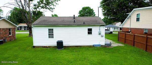 10003 Larlyn Dr, Fairdale, KY 40118 - view of rear view of house