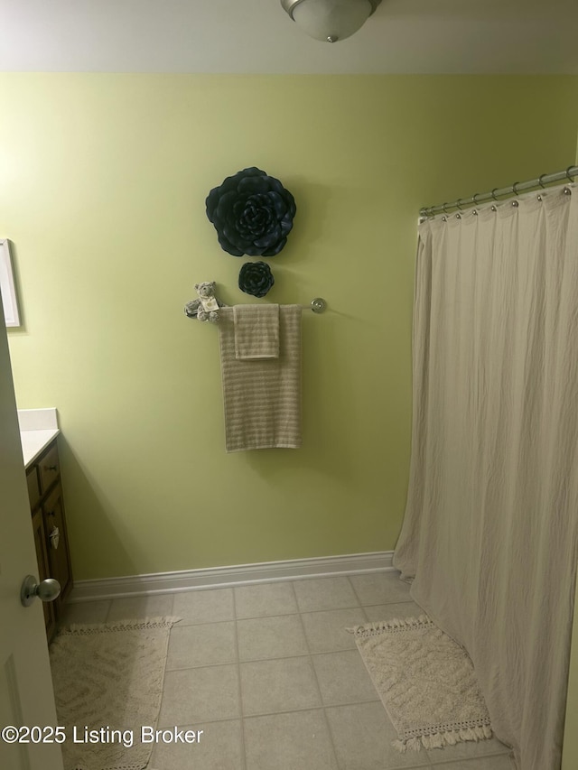 105B Twin Oaks Dr, Bardstown, KY 40004 - full bath featuring baseboards, vanity, and tile patterned flooring