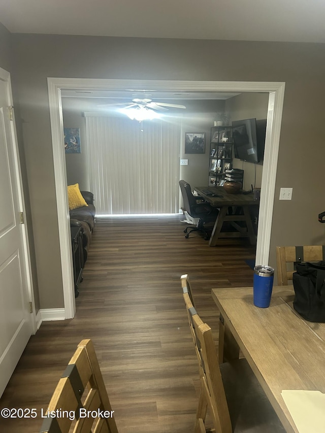 105B Twin Oaks Dr, Bardstown, KY 40004 - living area with wood finished floors and baseboards