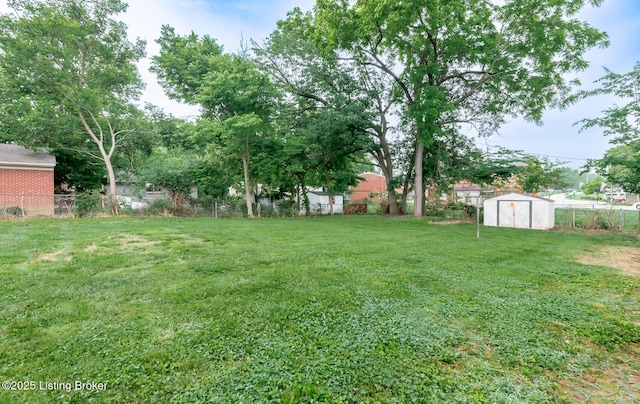 1057 Hillview Blvd, Shepherdsville, KY 40229 - view of yard