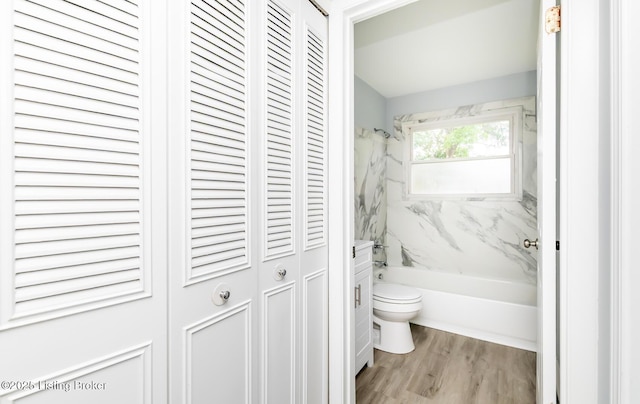 1057 Hillview Blvd, Shepherdsville, KY 40229 - bathroom with a closet, toilet, shower / bathtub combination, and wood finished floors