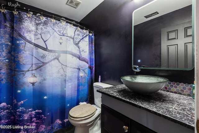 6820 Grandfield Rd, Louisville, KY 40258 - full bath with toilet and vanity