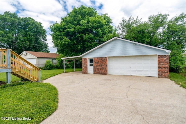 144 Starlite Ct, Louisville, KY 40229 - garage with a garage