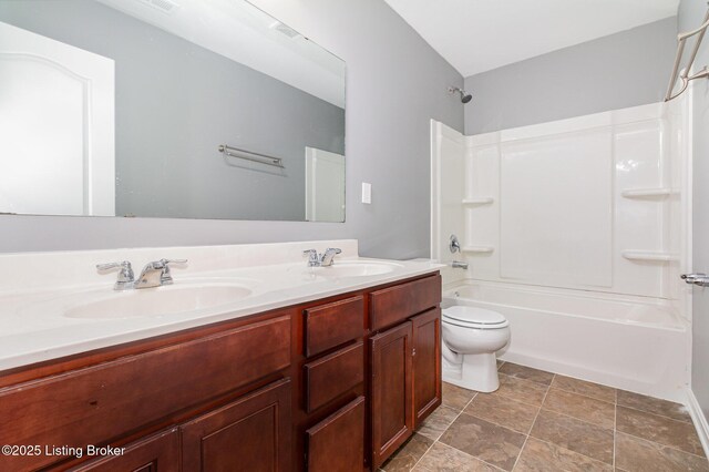 6915 Brittany Oak Dr, Louisville, KY 40229 - photo 13