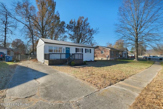 4104 Hispanyola Ct, Louisville, KY 40229 - view of front of house with driveway