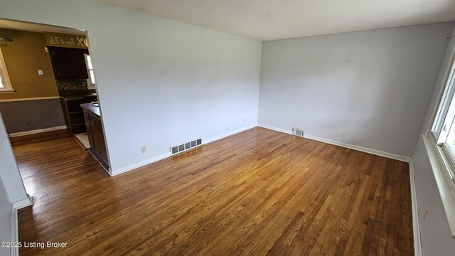 2305 Burrell Dr, Louisville, KY 40216 - photo 13