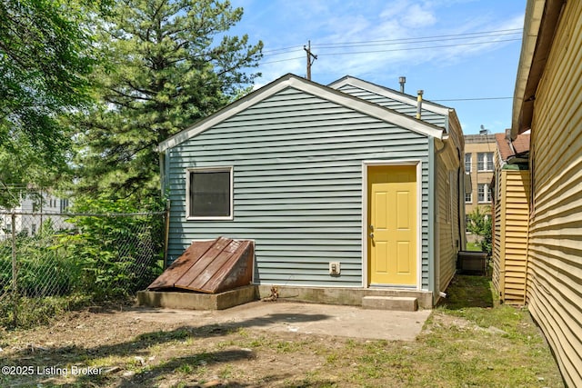 823 S Jackson St, Louisville, KY 40203 - back of house with a patio area