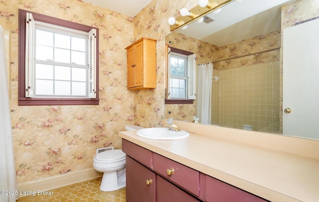 7212 Peppermill Ct, Louisville, KY 40228 - full bathroom featuring baseboards, toilet, vanity, a shower with shower curtain, and tile patterned floors