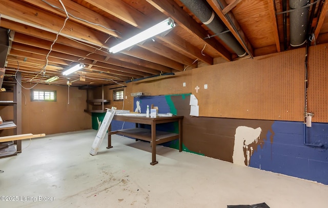 7212 Peppermill Ct, Louisville, KY 40228 - basement with a workshop area