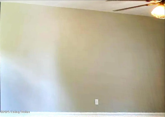 533 Lee Rd, Elizabethtown, KY 42701 - empty room featuring a ceiling fan
