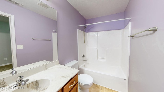 134 Wood Duck Ct, Shepherdsville, KY 40165 - full bath featuring toilet, vanity, shower / washtub combination, and a textured ceiling