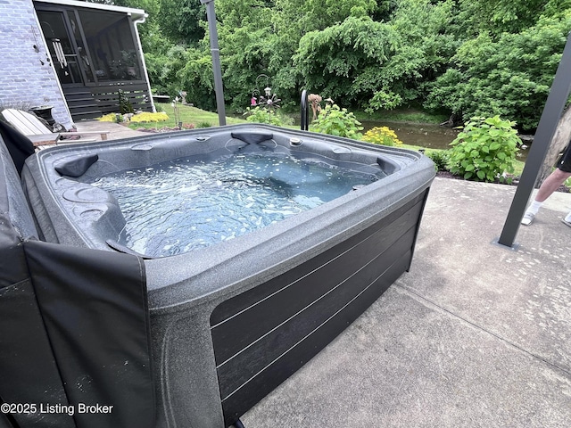 2327 Highgrove Rd, Coxs Creek, KY 40013 - view of swimming pool with a hot tub and a sunroom