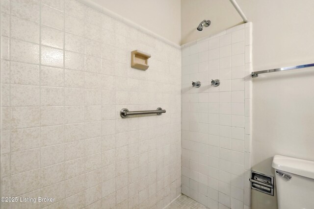 1815 Gardiner Ln Unit C29, Louisville, KY 40205 - full bath with tiled shower and toilet