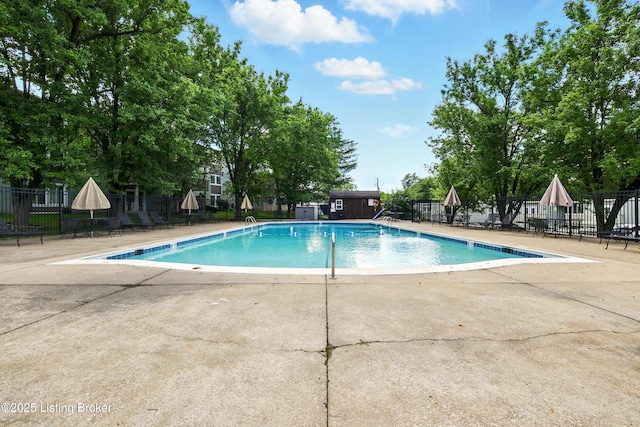 1815 Gardiner Ln Unit C29, Louisville, KY 40205 - community pool featuring a patio area