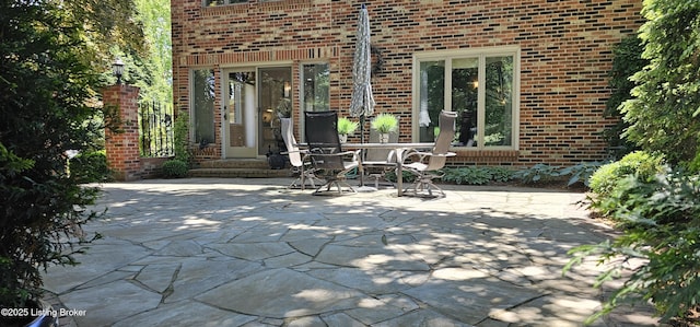 6714 John Hancock Pl, Louisville, KY 40059 - view of patio / terrace with outdoor dining space