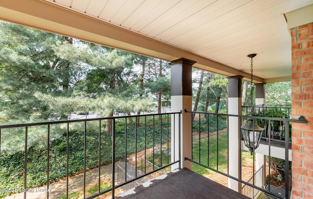 1508 Forest Park Rd, Louisville, KY 40223 - view of covered porch