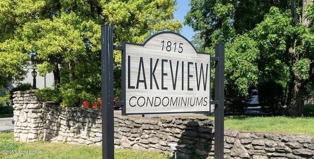 1815 Gardiner Ln Unit A9, Louisville, KY 40205 - view of community sign