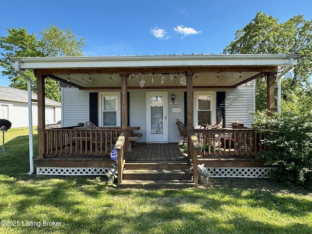 1629 Bardstown Rd, Hodgenville, KY 42748 - view of front of house featuring a front lawn and a porch