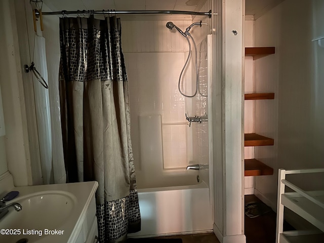 1629 Bardstown Rd, Hodgenville, KY 42748 - full bath with shower / bath combination with curtain and vanity