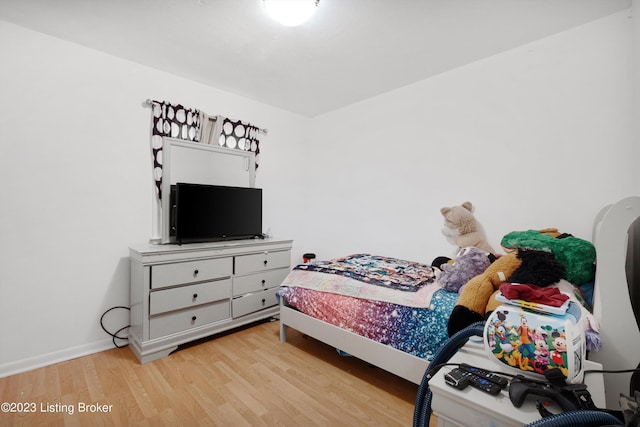 7917 Edsel Ln, Louisville, KY 40291 - bedroom with light wood-style flooring and baseboards