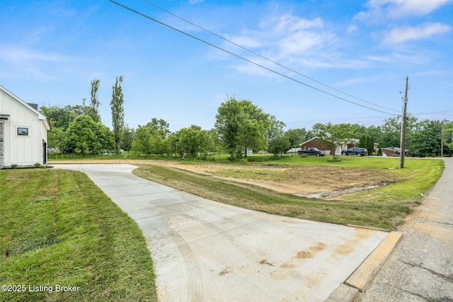 5311 Lee Ave, Crestwood, KY 40014 - view of yard with concrete driveway